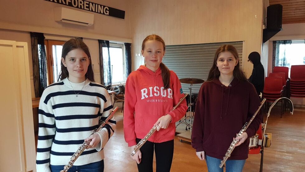 Fornøyde fløytistene fra RJK. F.v  Eline Lysberg, Mia Strandquist og Caroline Lysberg.
 Foto: Judit Kristine Skorstad