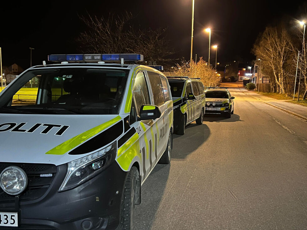 Politiet beslagla førerkort på Kolvereid sent lørdag kveld.
 Foto: Lillian Lyngstad