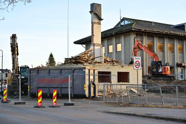Telemuseumsbygget revet