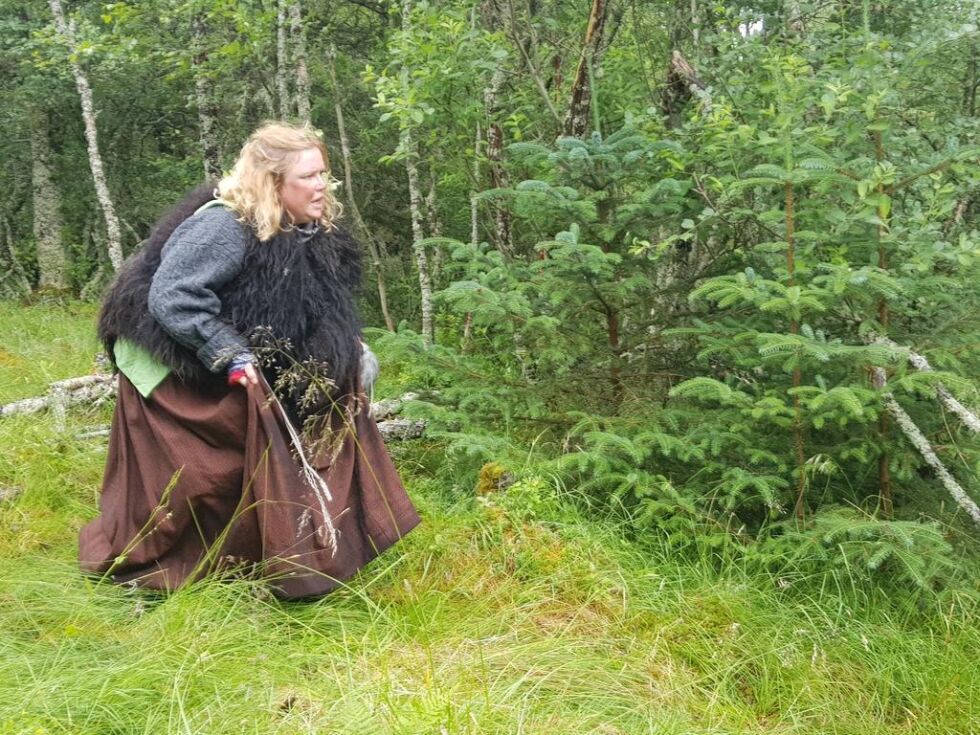 Barbroteaterets skuespillere skapte stemning i trollskogen.