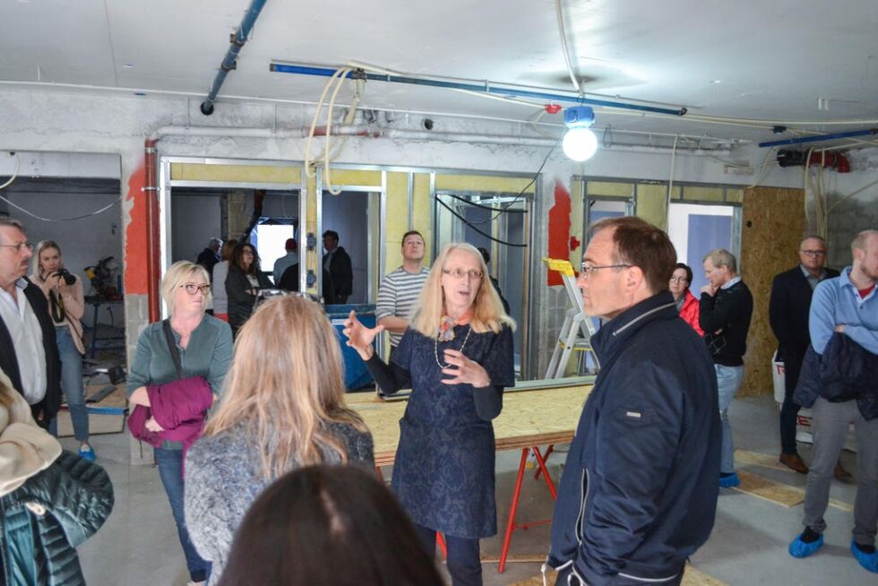 Prosjektleder for Helse for framtida, Anne Ruth Jengaard, vil være til stede under behandlingen i formannskapet og kommunestyret. Bildet er fra avslutningen av fase en i bygginga.
 Arkivfoto: Fredrik Haugerøy