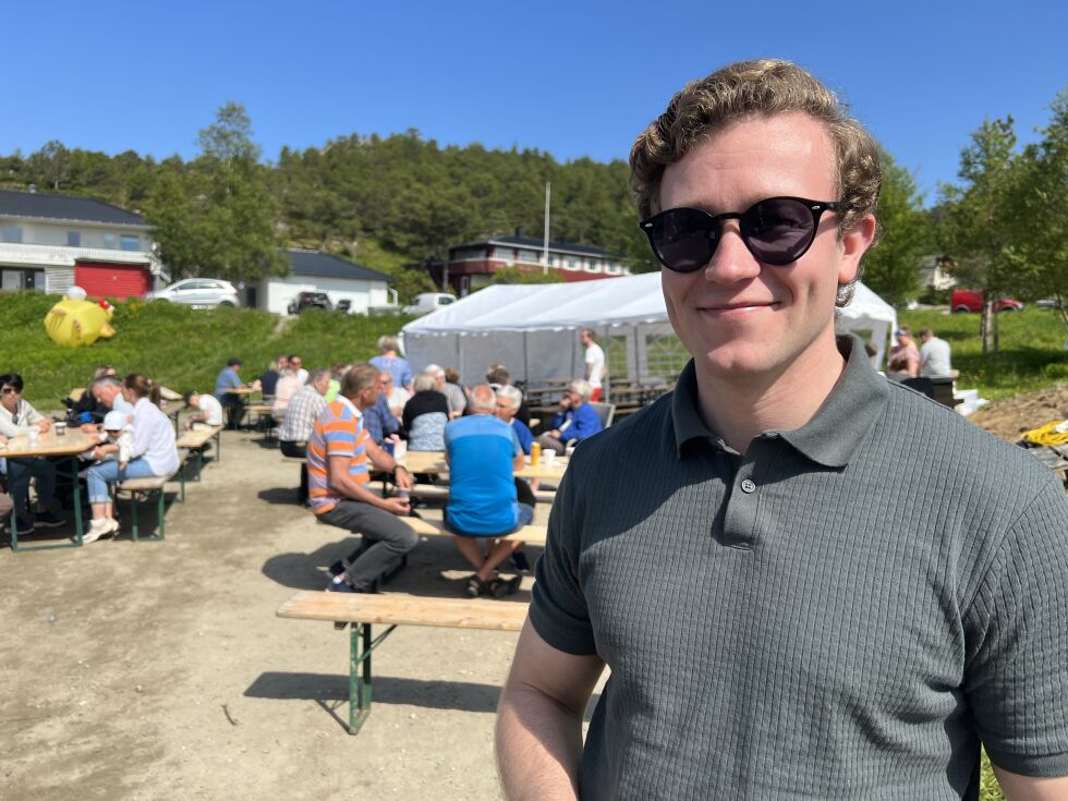 Jakob Mo er leder for den lille, nye velforeninga i Norges minste by.
 Foto: Lillian Lyngstad