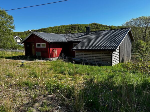 Nå selges gammelbarnehagen på Austafjord