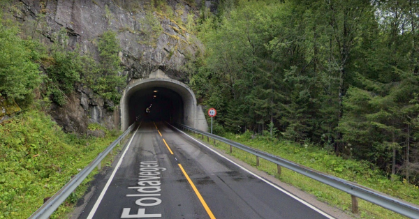 Stenger Bergsviktunnelen tirsdag