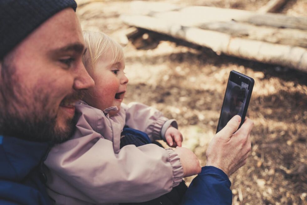 Mobilen kan brukes til å finne turinspirasjon for hele familien.
 Foto: Eivind Haugstad Kleiven