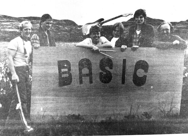 Bandet Basic ga ut plate - altså sponplate