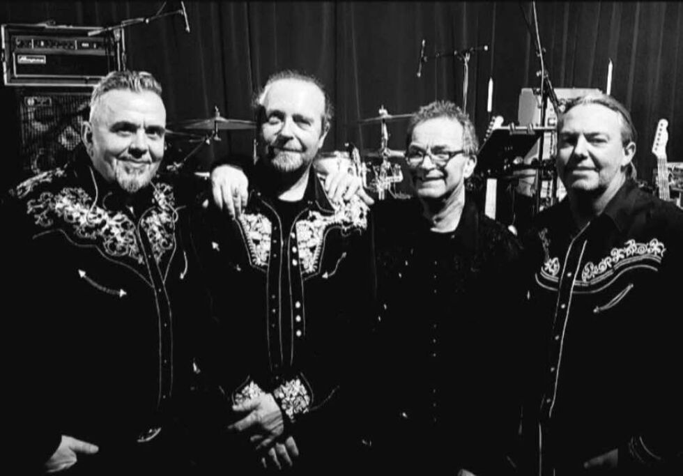 Arnt Fredrik Hansen med sitt band bestående av Roger Svartvatn, Steiner Hellesø og Fred Endresen.
 Foto: privat