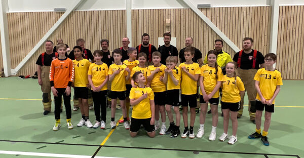 I fyr og flamme på håndballbanen