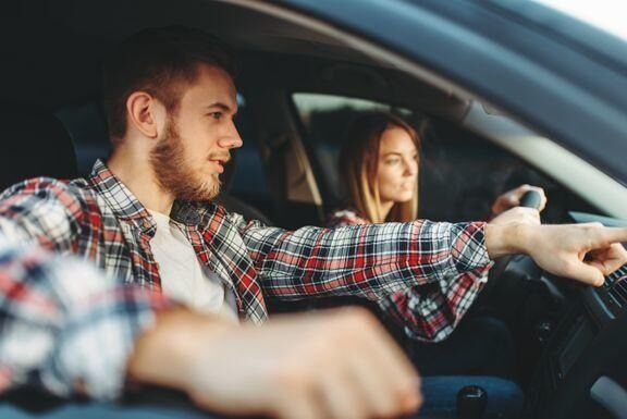 Tips fra Trygg trafikk for en trygg vei til lappen