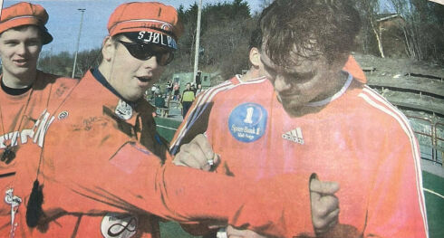 Henning måtte signere russedresser