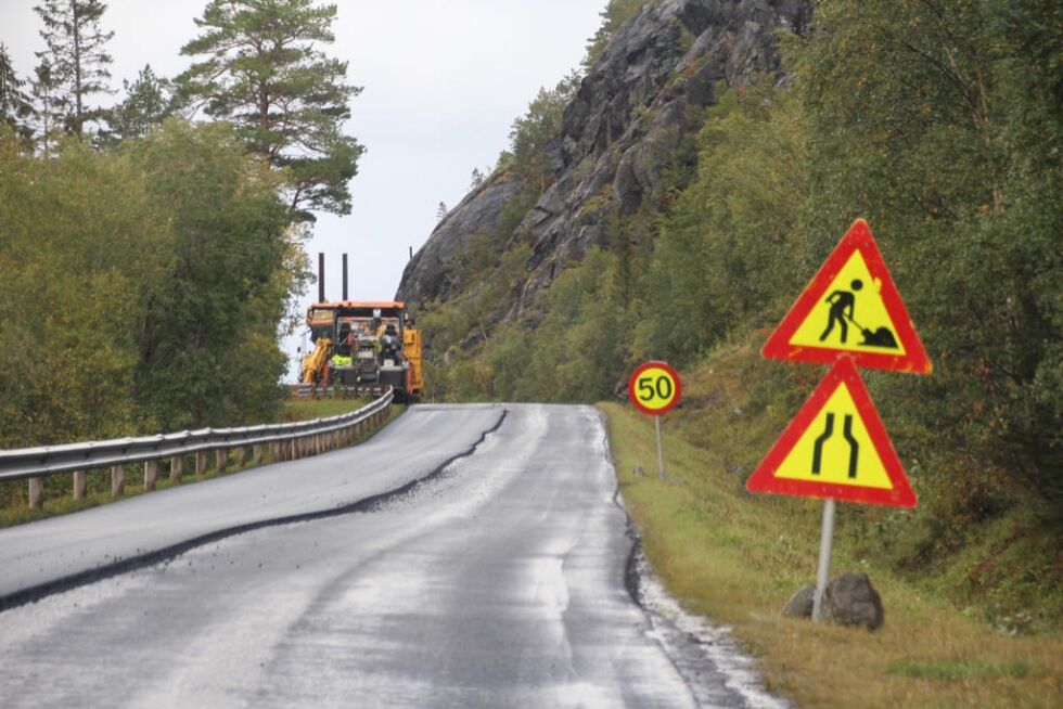Fv. 801 mellom Årsandøy og Terråk får omsider asfalt på den siste strekningen.