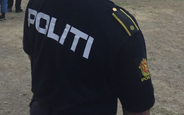 Ung mann gikk berserk og knuste vindu på Kolvereid