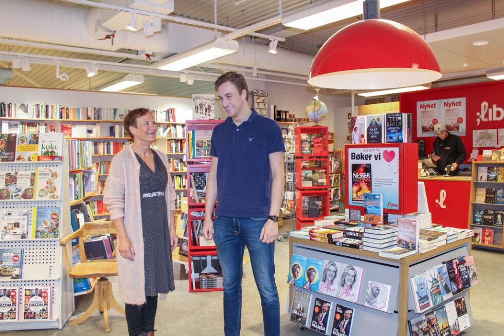 Line Bakke Fjær er takknemlig for at sønnen Einar vil være fungerende daglig leder ved Rørvik Libris fram til sommeren.