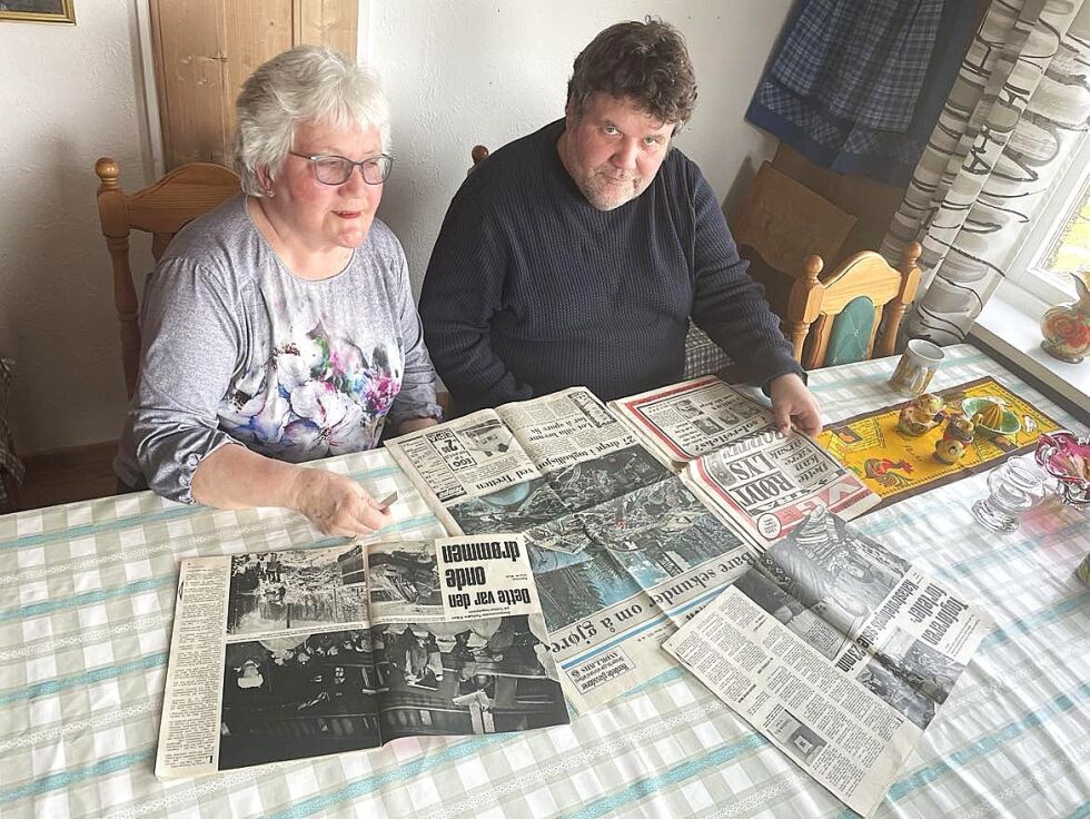 Toril Wengstad og sønnen Morten Wengstad var passasjerer på toget da den tragiske ulykka skjedde ved Tretten stasjon for 50 år siden.
 Foto: Hild Dagslott