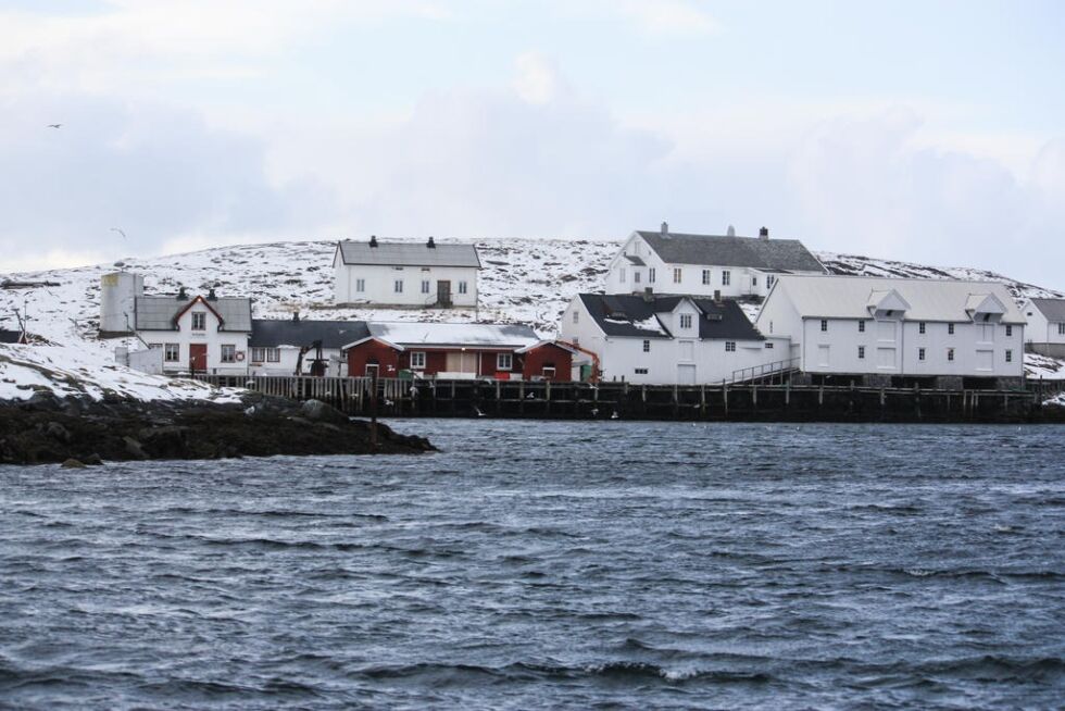 Det er ikke stømforsyning til Nordøyan fyr. Kabelen som skulle lade batteriet er defekt, men nå skal dette ordnes opp.
 FOTO: ARKIVFOTO