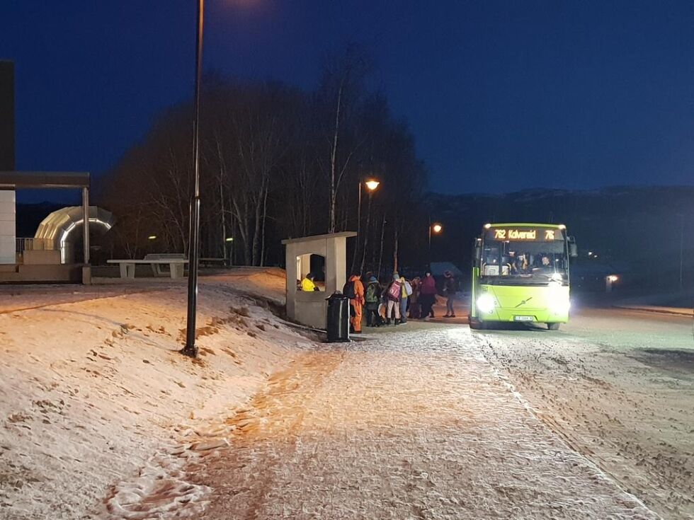 Flere av elevene opplevde situasjonen som skremmende da maskerte sikkerhetsvakter gjennomførte billettkontroll ved Kolvereid skole torsdag.
 illustrasjonsfoto