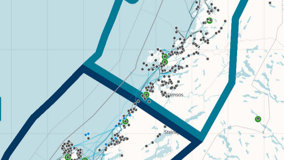 Nord for Buholmråsa fyr i Trøndelag er det nå PD-fritt (lys blå markering). Områdene sør for dette er en del av den nasjonale overvåkingssonen for PD.
 Foto: Illustrasjon Mattilsynet