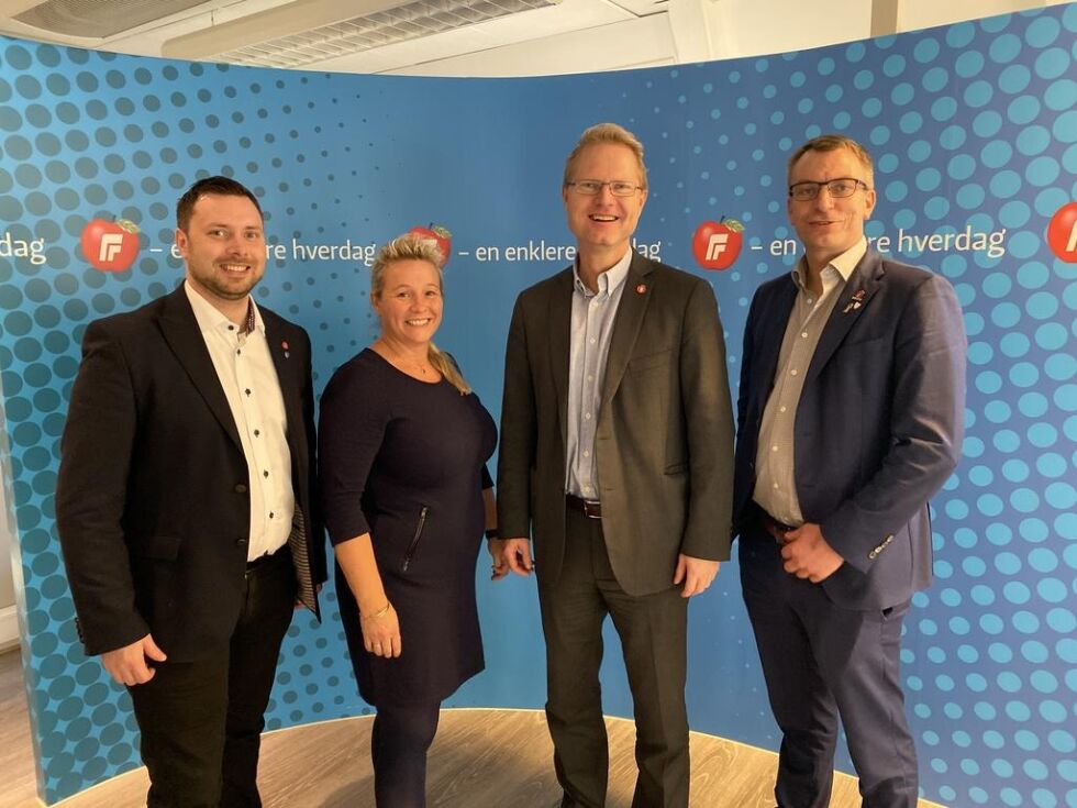 Fylkesleder Tommy Skatland, Lill-Harriet Sandaune, stortingsrepresentant Tor Andre Johnsen og Terje Settenøy.