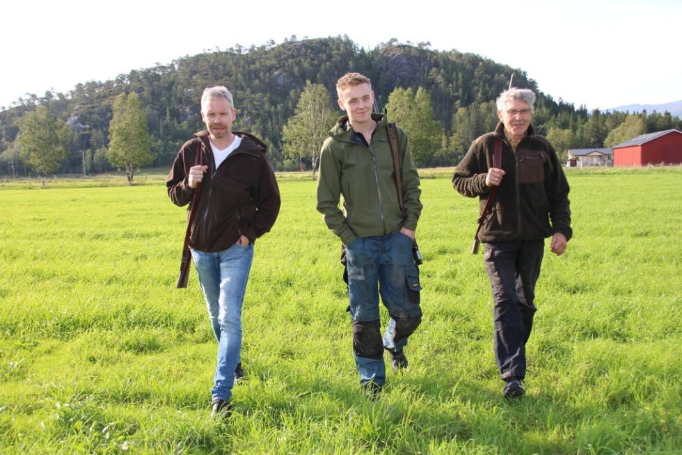 24. september tar far Tor-Arne Aune, sønn Iver Aune og bestefar Ivar Aune elgbørsa ut fra våpenskapet, og drar på jakt.