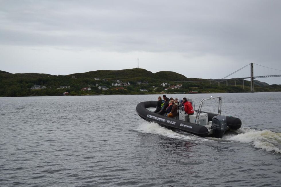 Full fart ut i Nærøysundet.